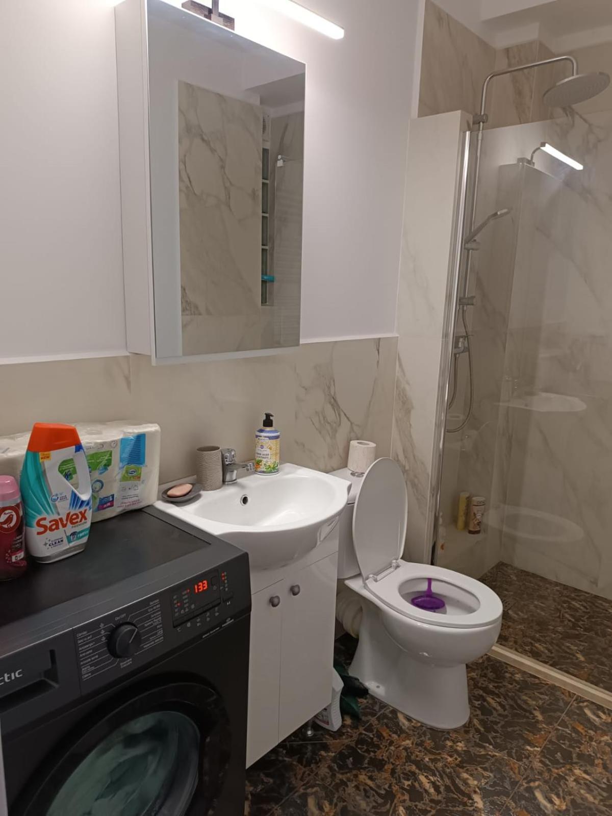 Apartament 2 Camere, Bloc Nou, Langa Promenada Moll, Capacitate 4 Persoane Крайова Екстер'єр фото